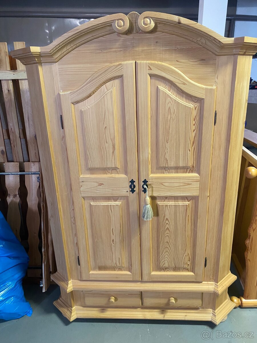 Nábytek z masivu - 5