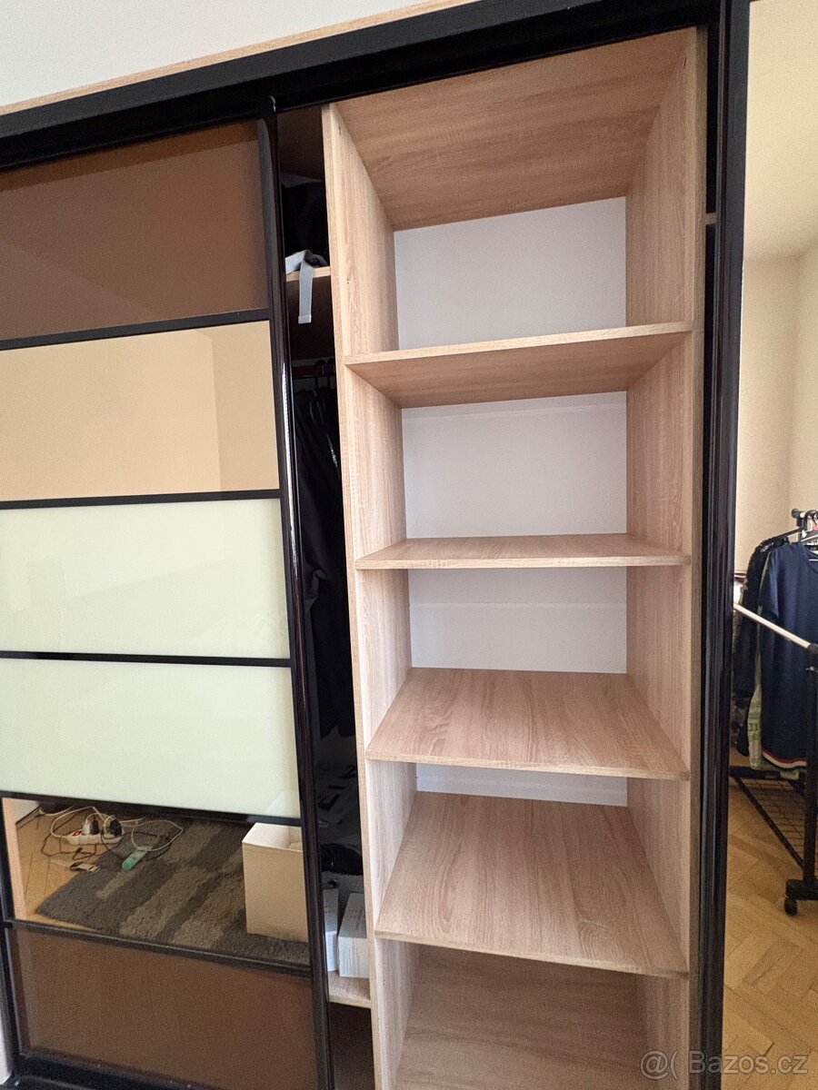 Šatní skříň - 5