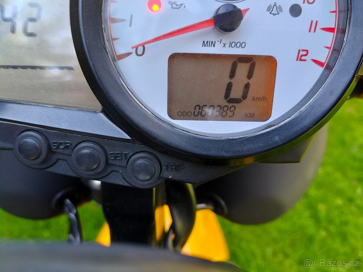 Triumph speed triple 1050 - 5