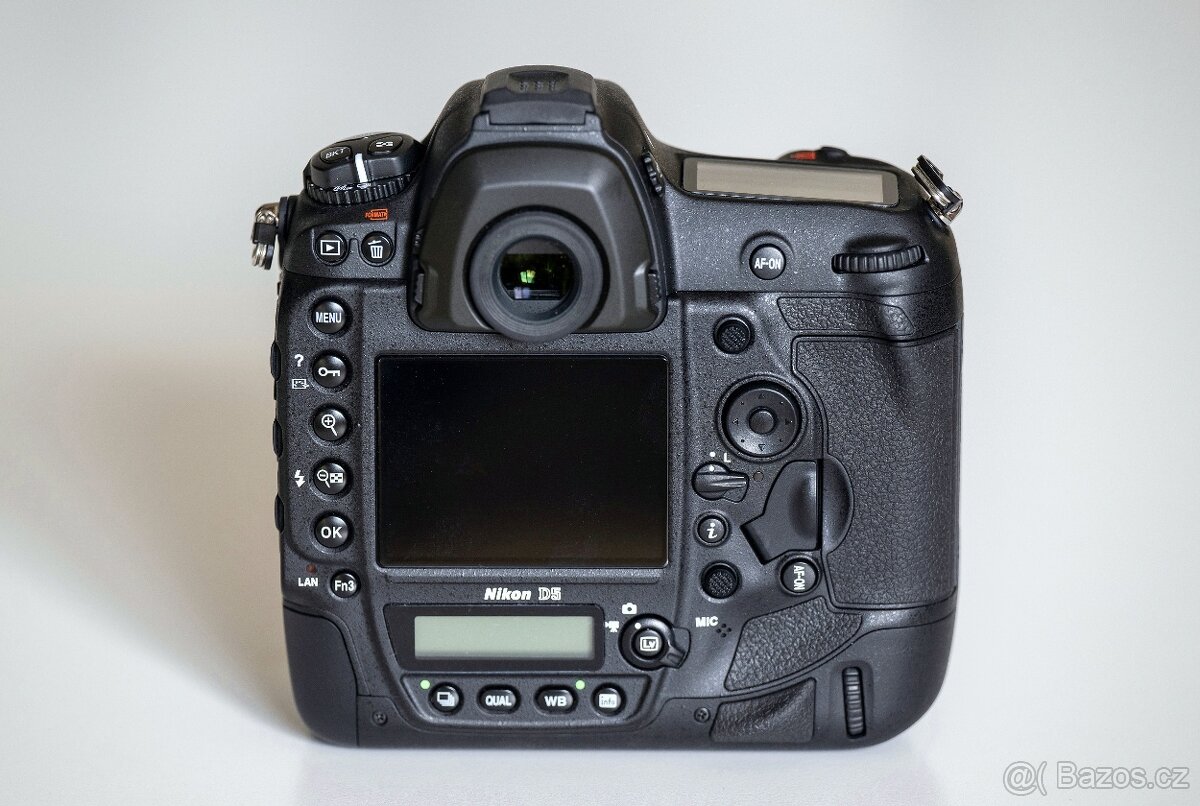 NIKON D5 - 5