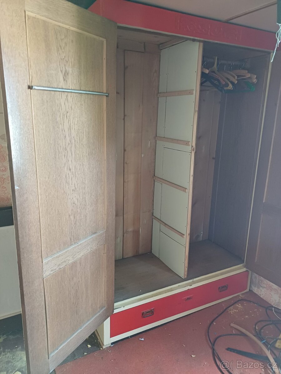 Starožitné skříně, vintage - 5