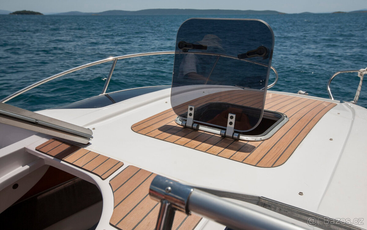 LOD KAJUTOVA BARRACUDA 585 - 5