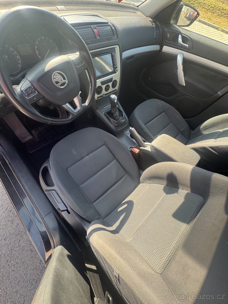 Prodám Škoda Octavia 1.6MPI RS Packet - 5