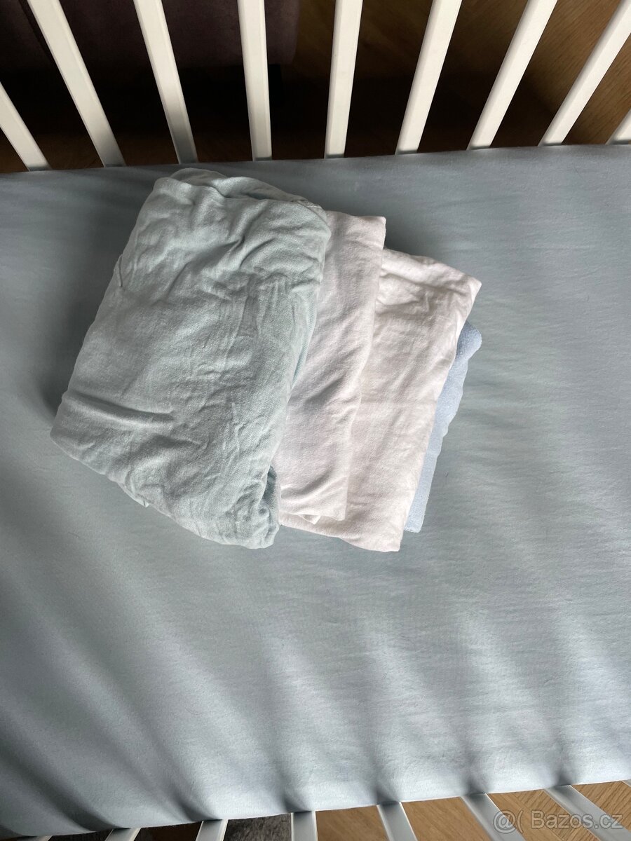 Dětská postýlka + matrace + příslušenství - 5