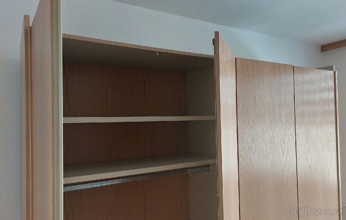 Skříň šatní - světlý dub - 5