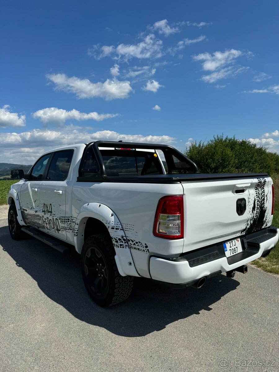 Dodge ram 5.7 Hemi LPG - 5
