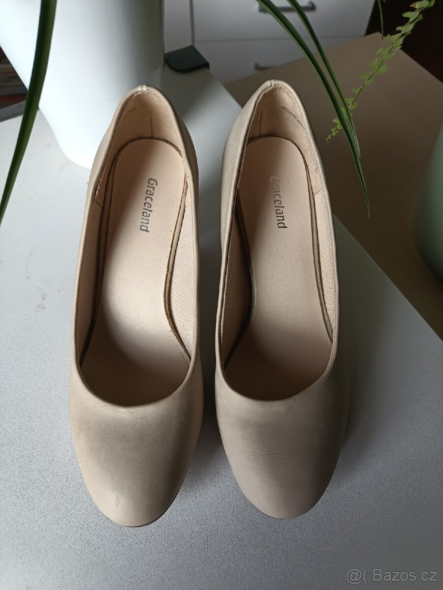 Boty na podpatku, Graceland - 5