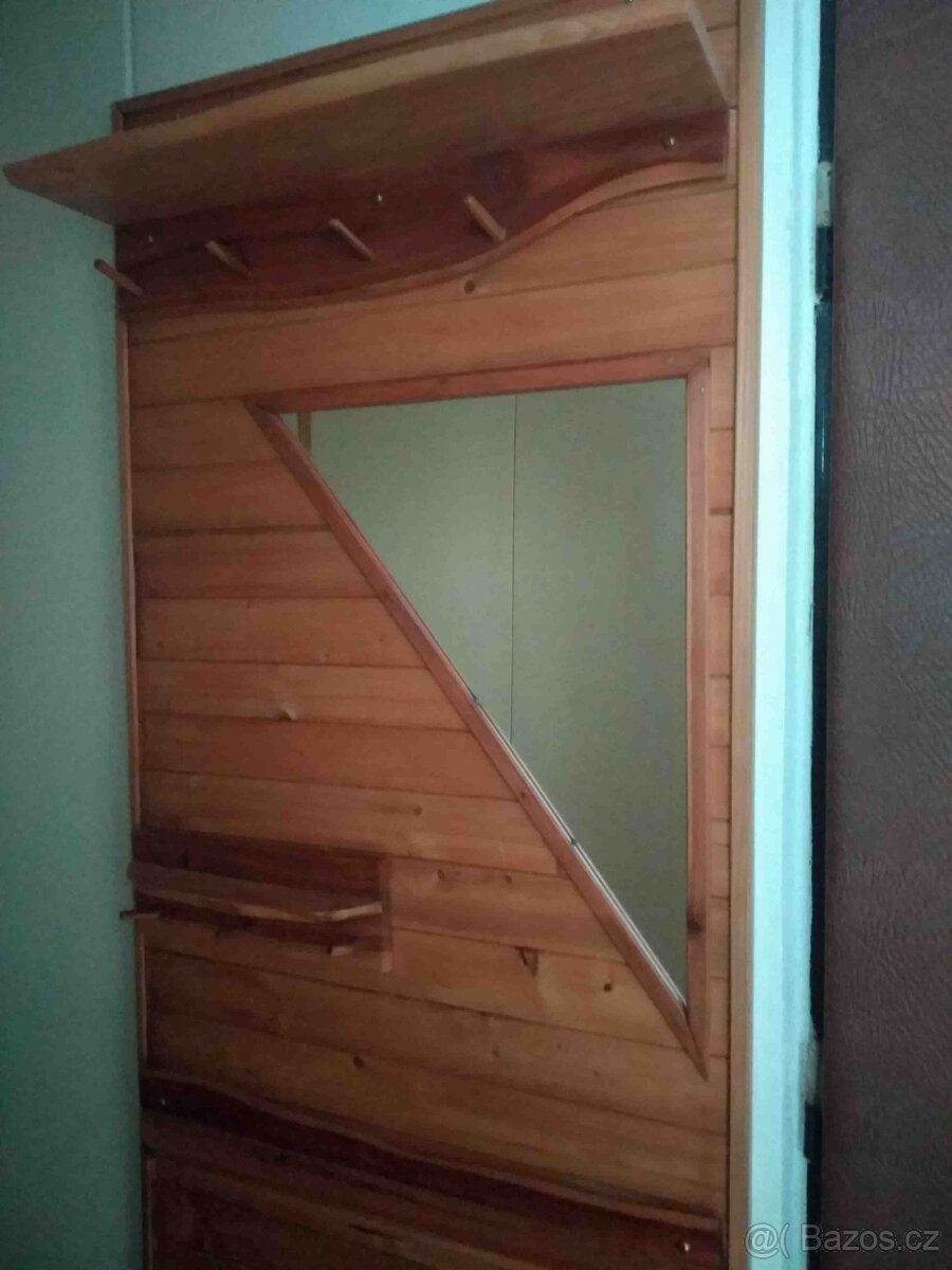 Předsíňová stěna,přírodní lakované dřevo se zrcadlem 174x70 - 5