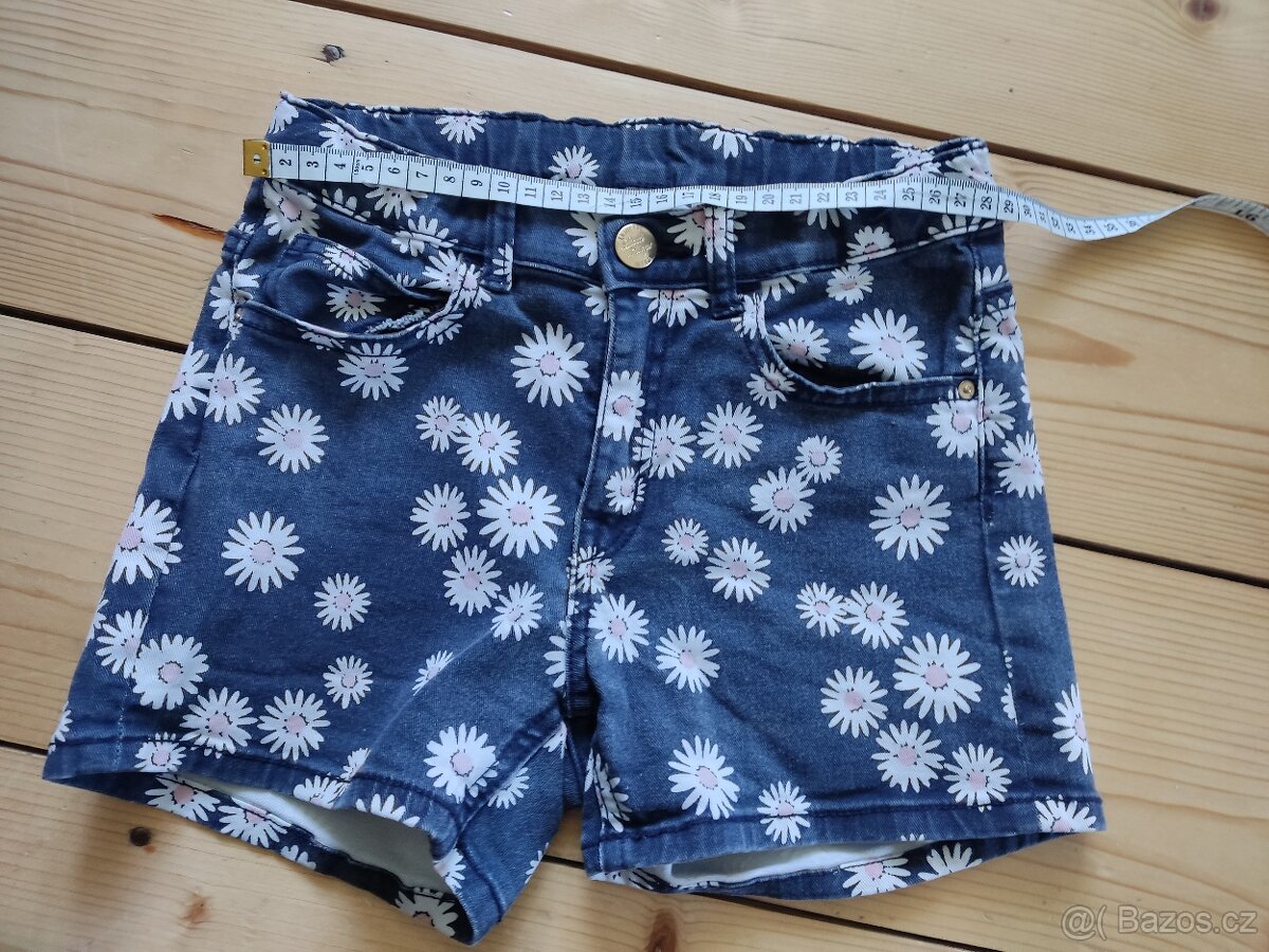 Dívčí kraťasy velikost 134 - 5