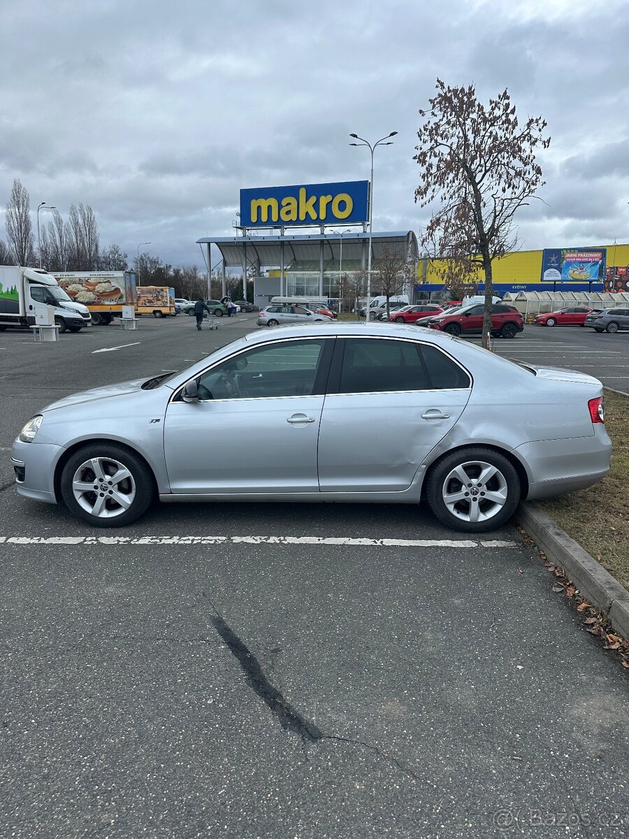 Volkswagen Jetta R-line 2010 DSG - 5