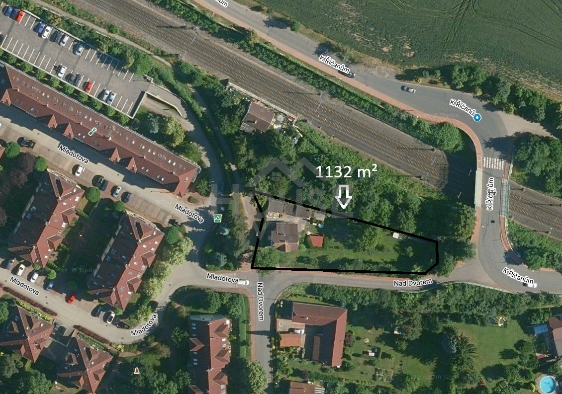 Prodej rodinného domu, 110 m², na pozemku 1132 m², Praha - - 5