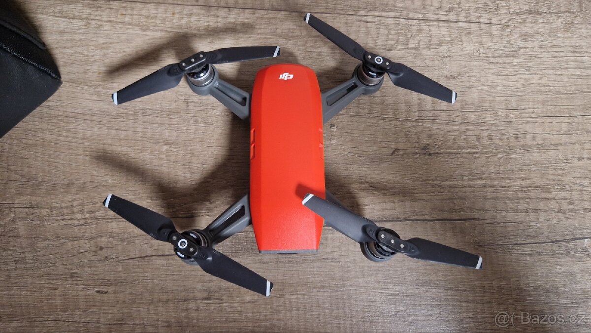 Dron Dji Spark Fly More Combo + příslušenství - 5