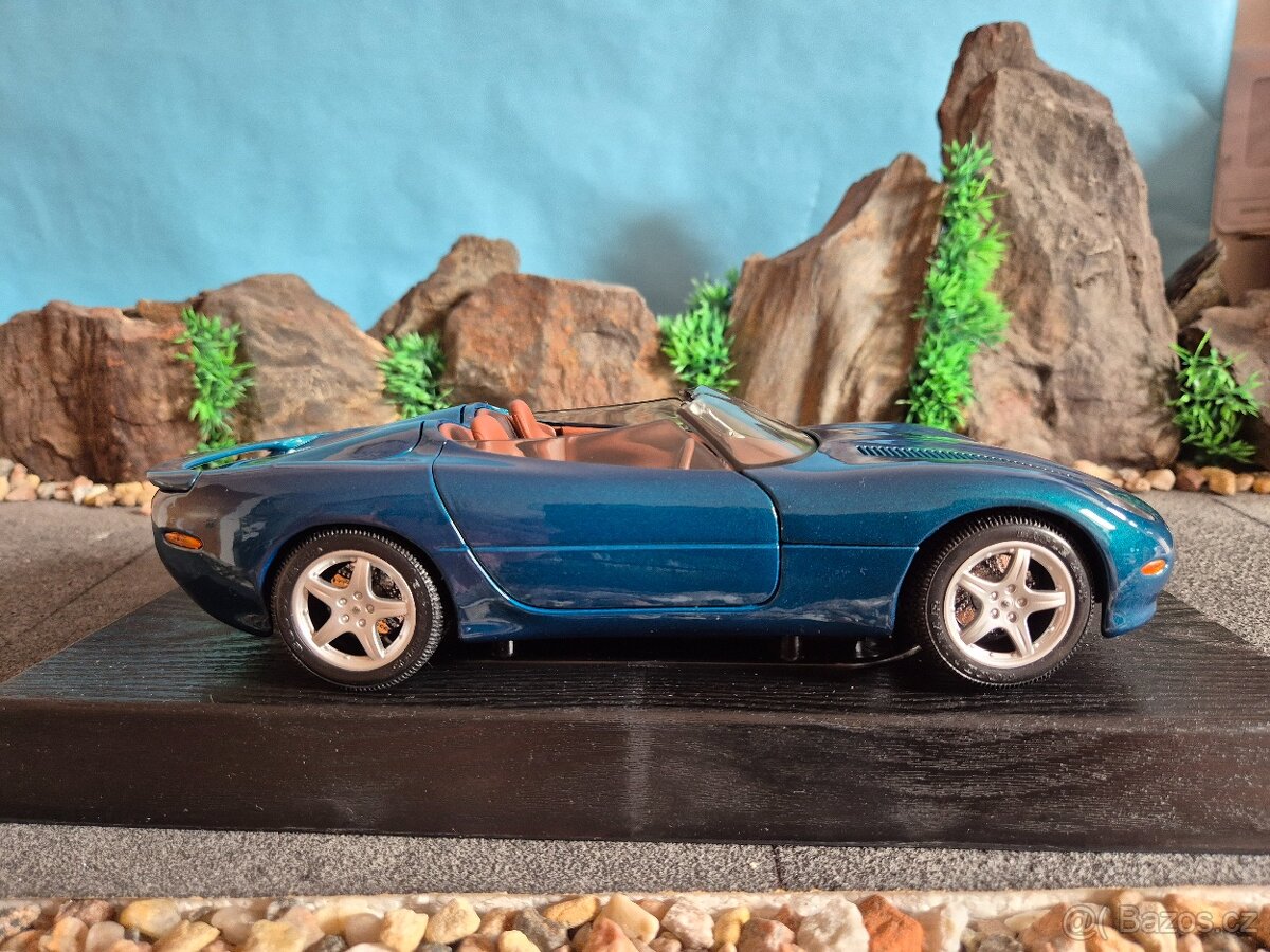 Prodám model 1:18 Jaguar xk180 - 5