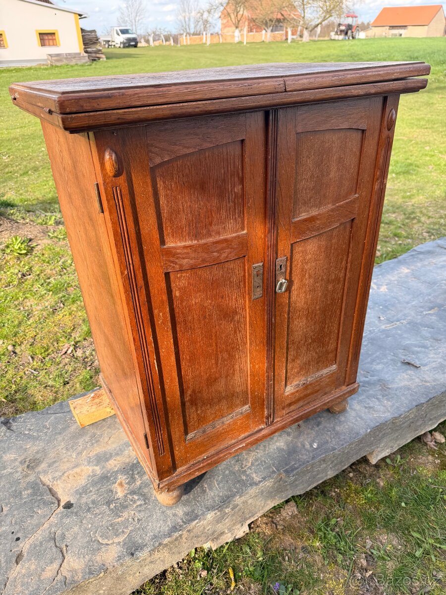 Minerva bobbin šicí stroj historický - 5