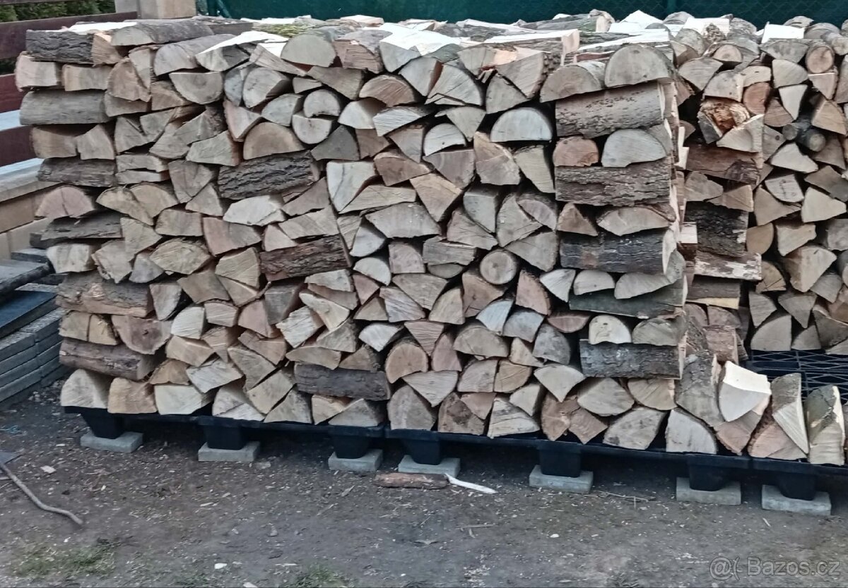 Plastové palety pod dřevo - 5