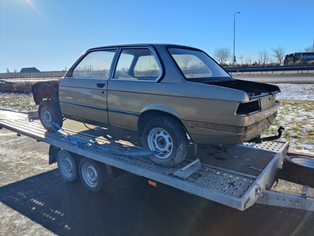 BMW E21 318is - 5