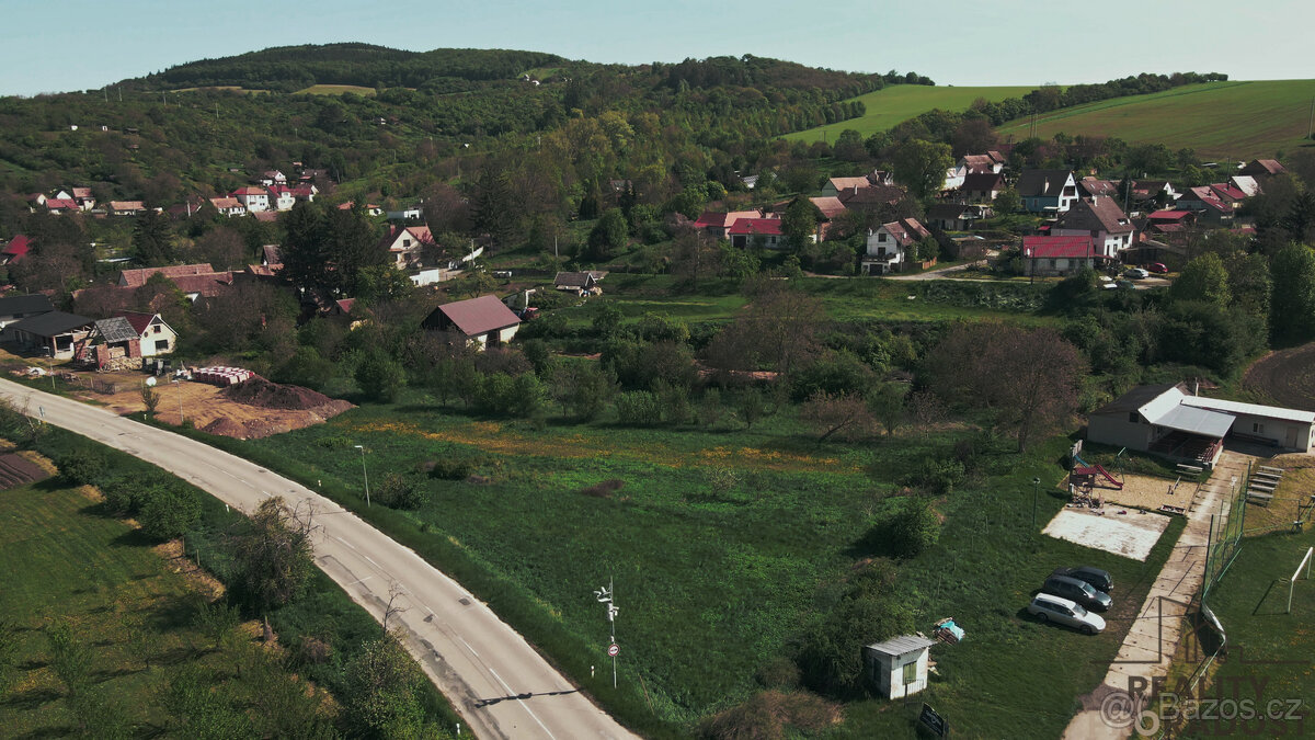 Prodej stavebního pozemku 791,5 m2 v Kyjově-Bohuslavicích, l - 5