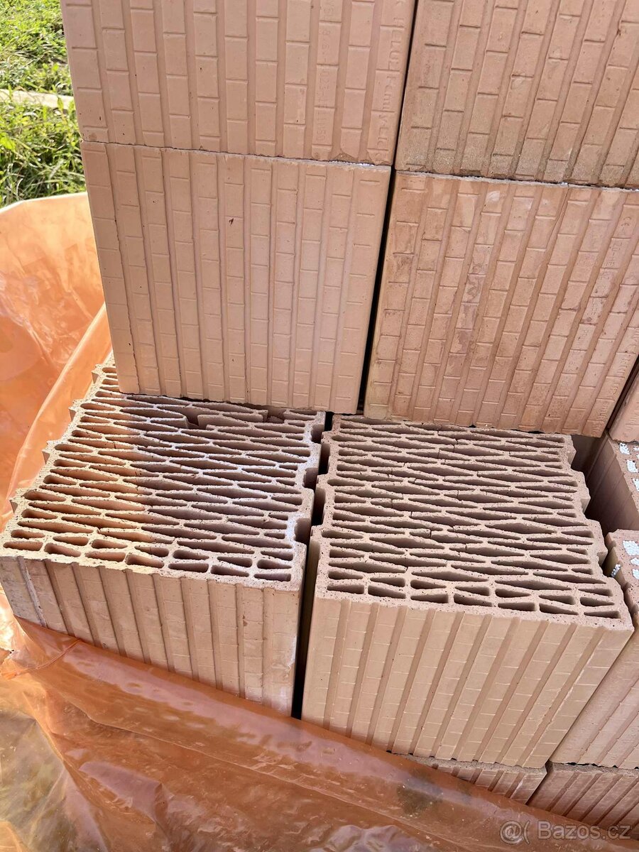 Cihly Heluz Family 50, 44, 38 - 5