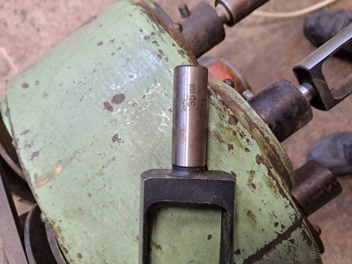 Třívřetenová sukovačka s čelistí 35 mm - 5