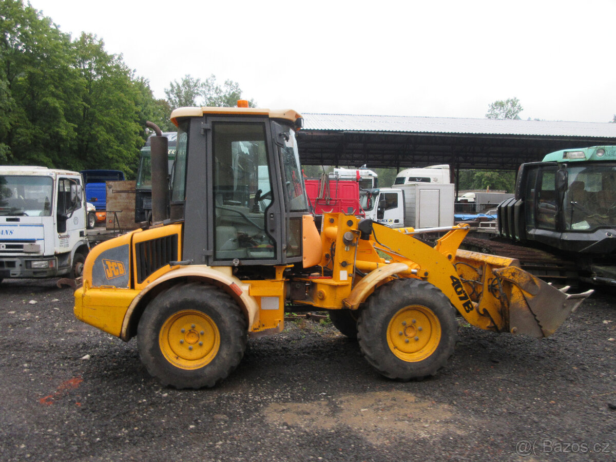 Kolový nakladač JCB 407 - 5