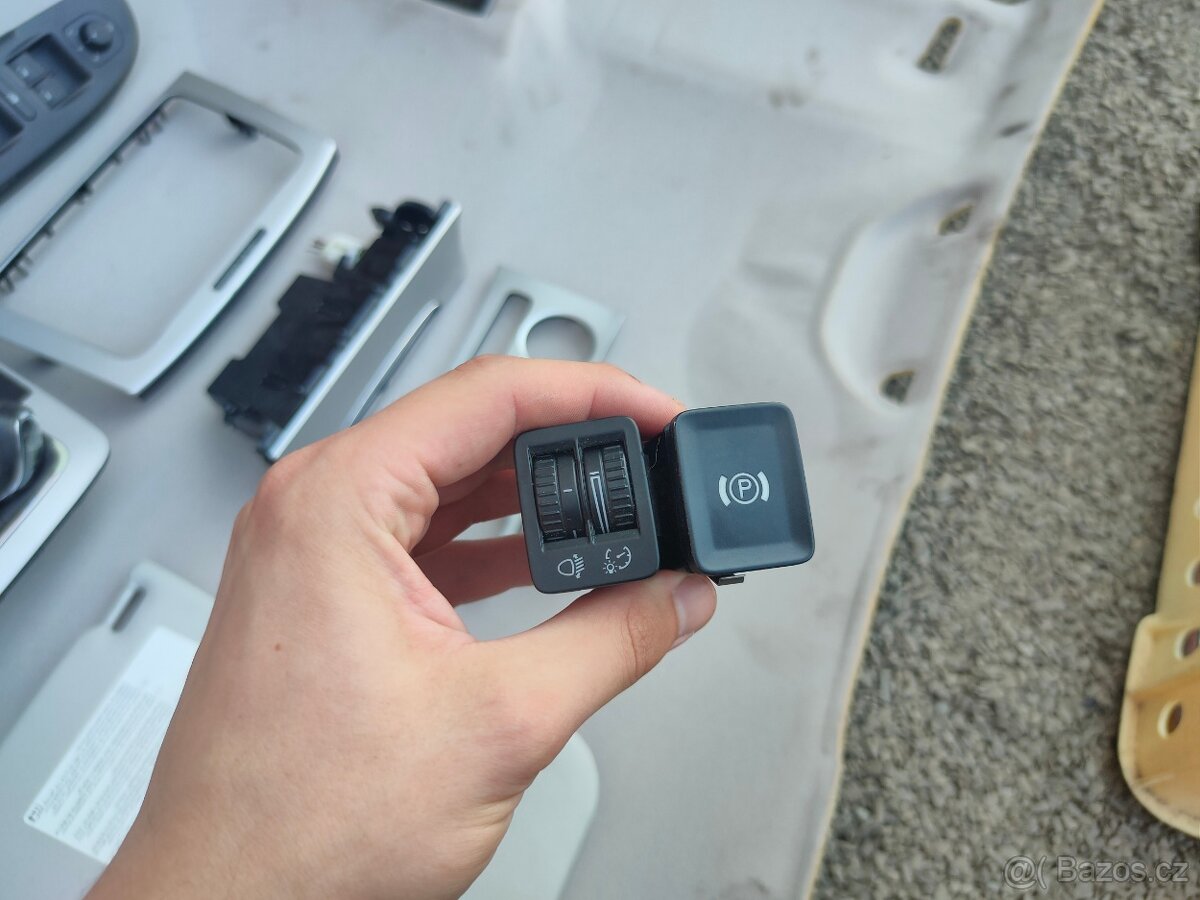 Passat B6 - díly interiéru - 5