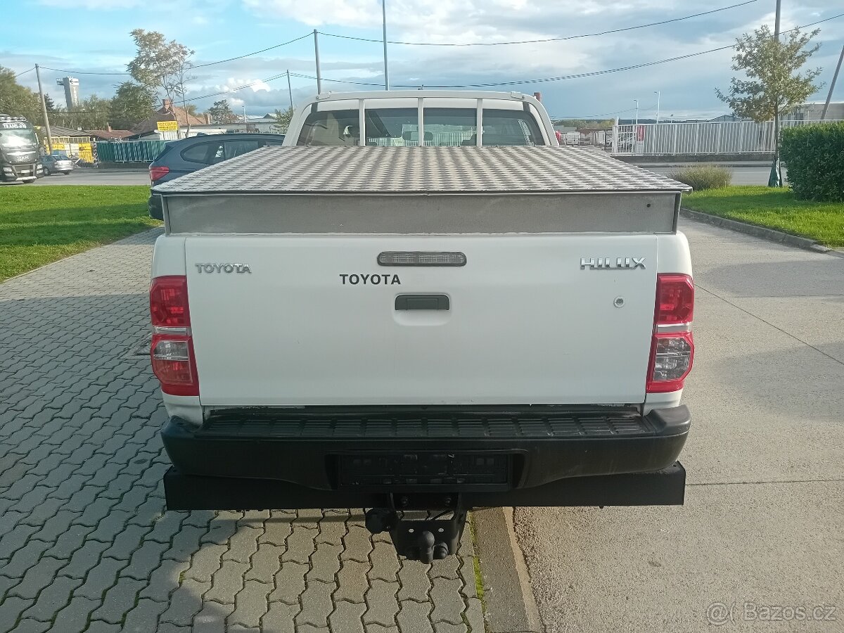 Toyota Hilux DC 2.5 I D-4D Terra 08/2013