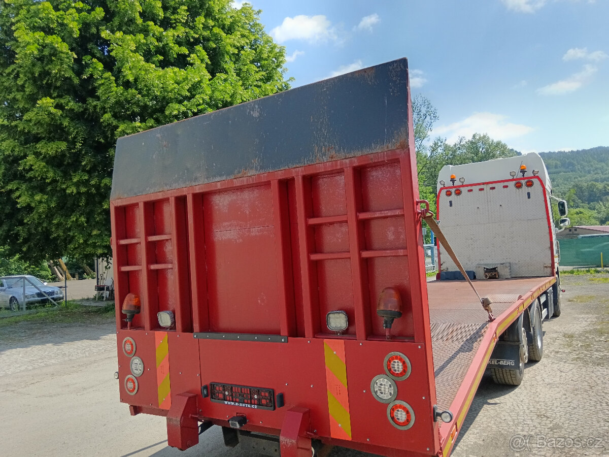 DAF XF 105.460 PŘEPRAVNÍK STROJŮ A VOZIDEL -14 T