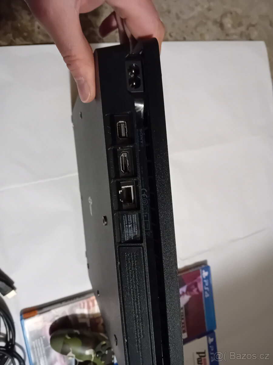 Sony Playstation 4 Slim - 2 x ovladač, 4 x hra - 5