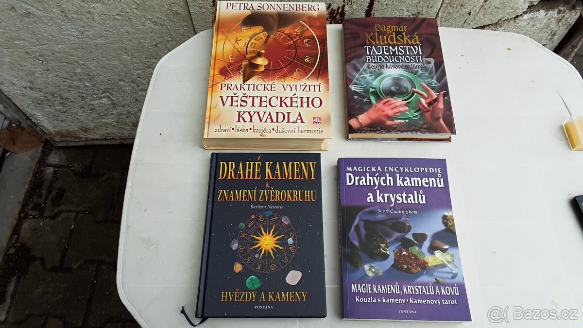 Porcelán cibulák,knihy ,měřáky. - 5