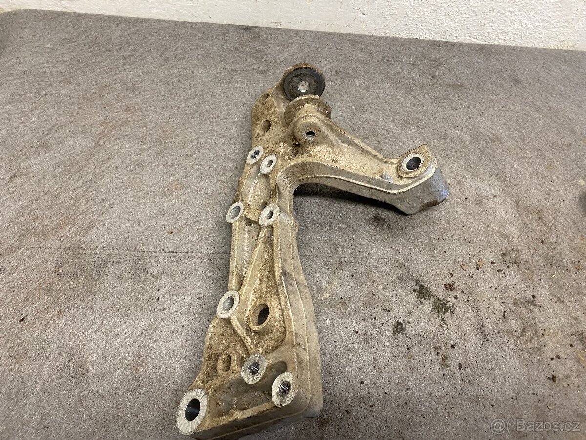 VW GOLF 5 2003-2008 - KONZOLE PŘEDNÍCH RAMEN - 5