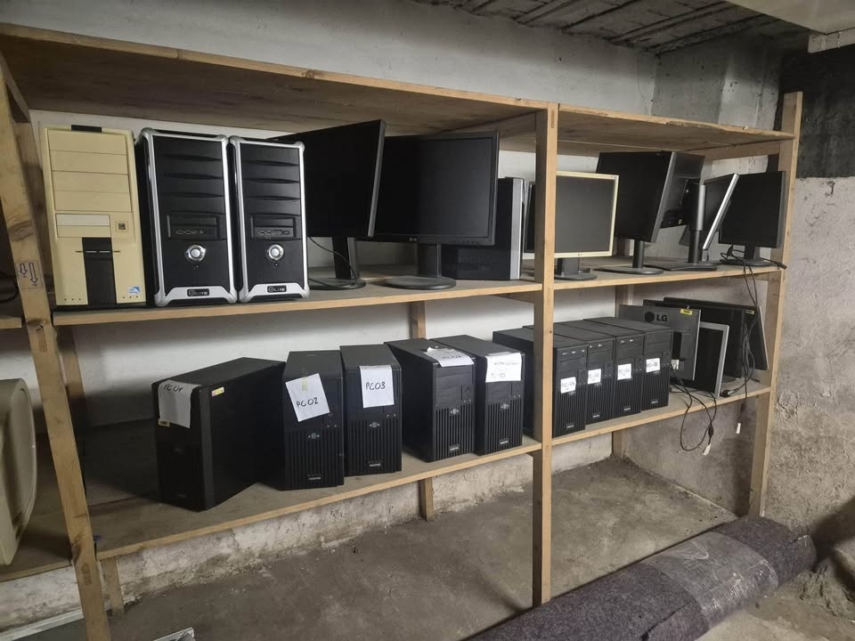 Levná kancelářská technika – PC sestavy, server, monitory - 5