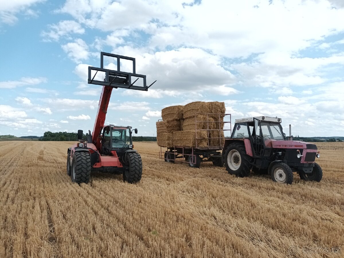 Hesston 4700 - 5
