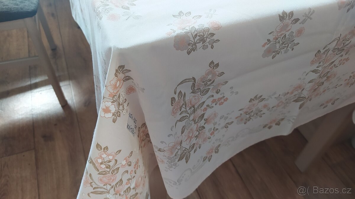 Nový ubrus sváteční - 5