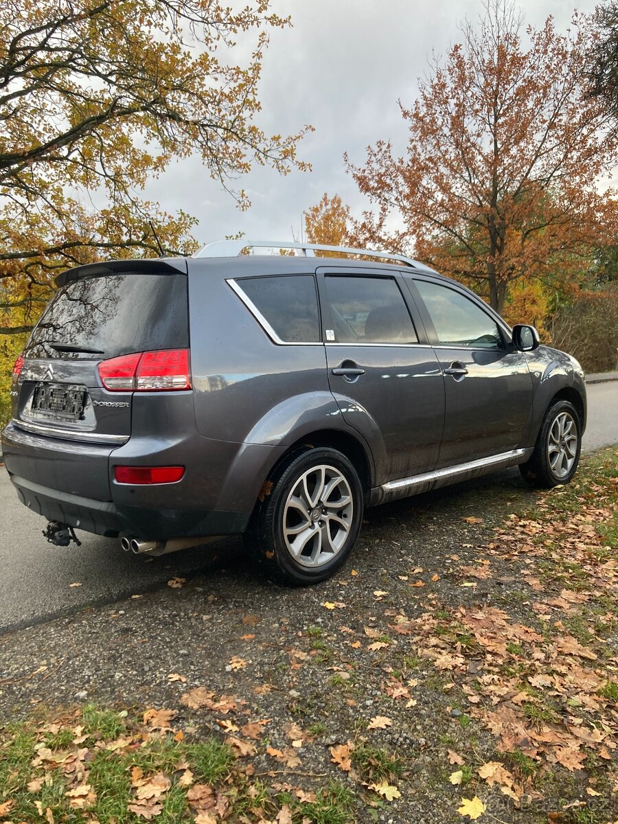 Citroen C-crosser 2,2HDI, Exclusive, 7. míst - 5
