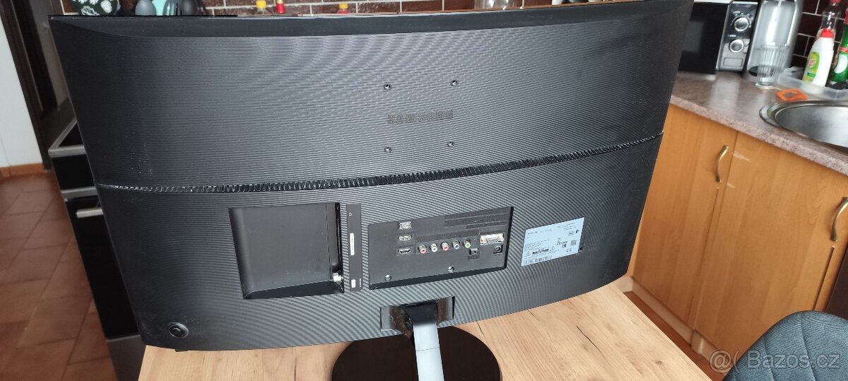 Monitor Samsung zakřivený 32" - 5