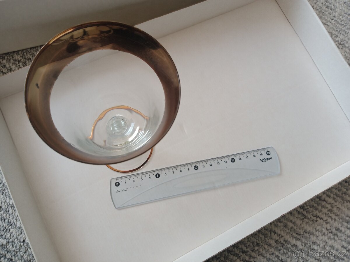 Sada skleniček na víno - 5