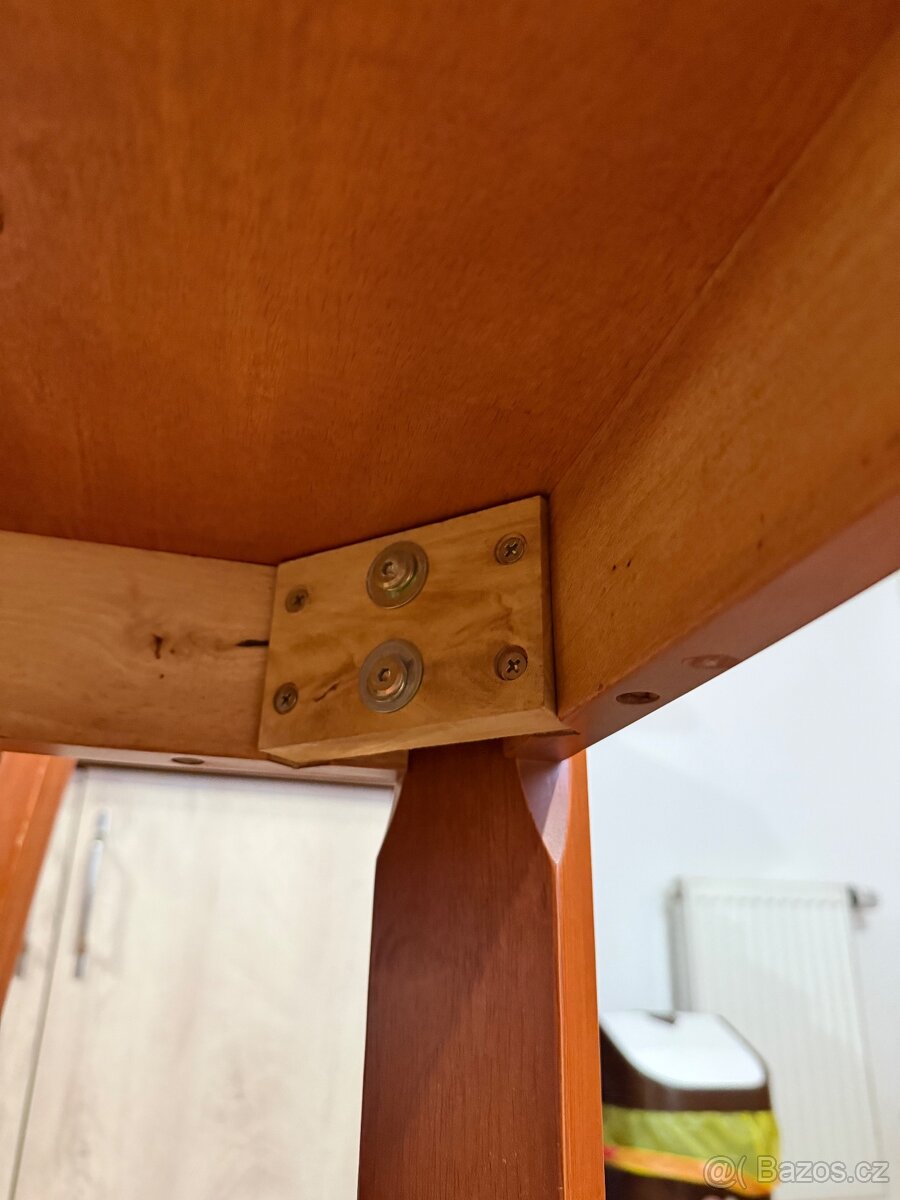 Kuchyňský dřevěný stůl - 5