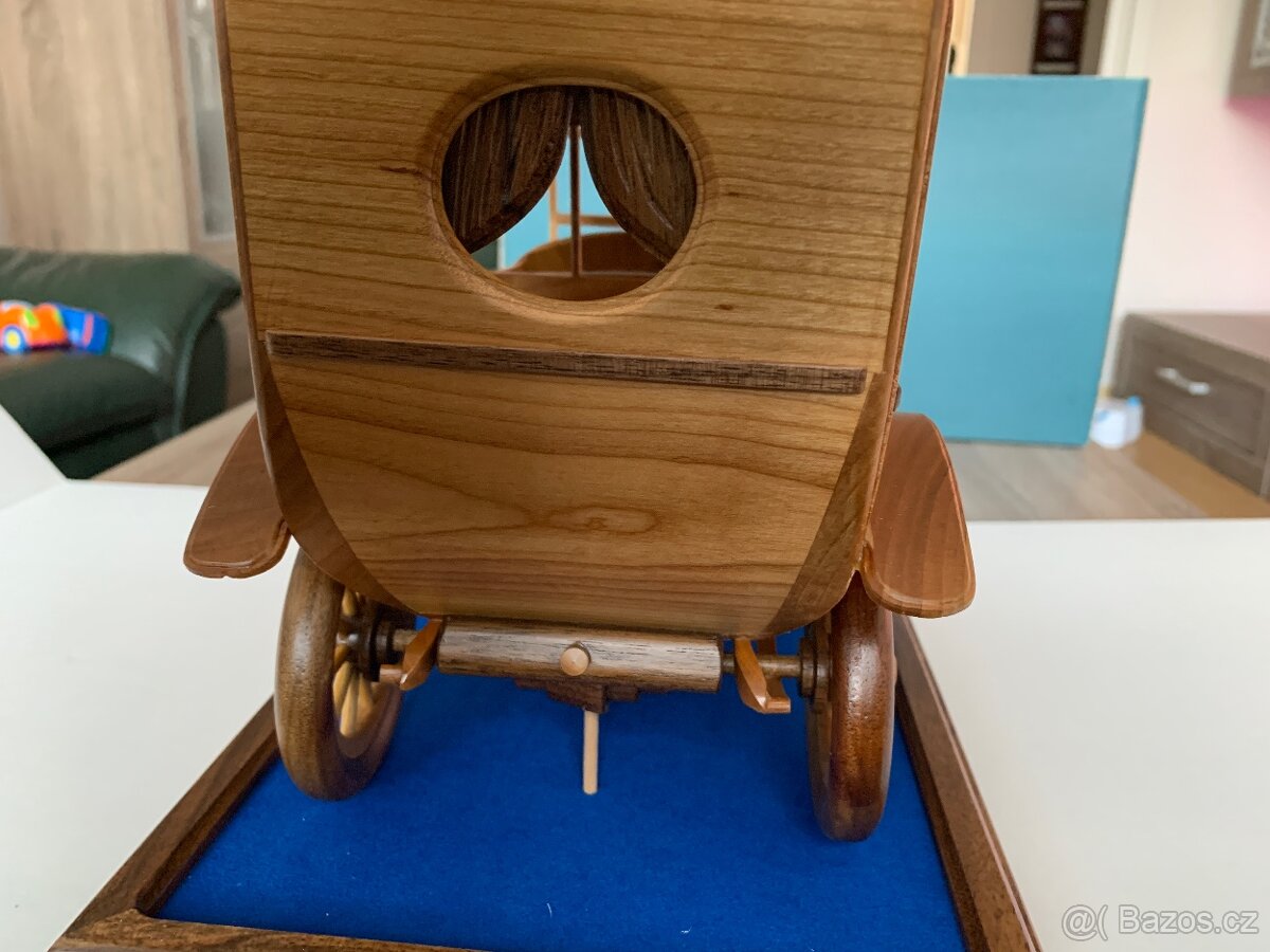 Model auta ze dřeva - 5