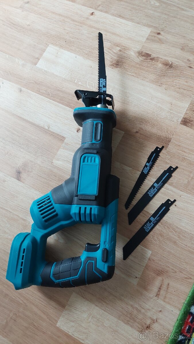 Aku oscasova pila, baterka z Makita - 5