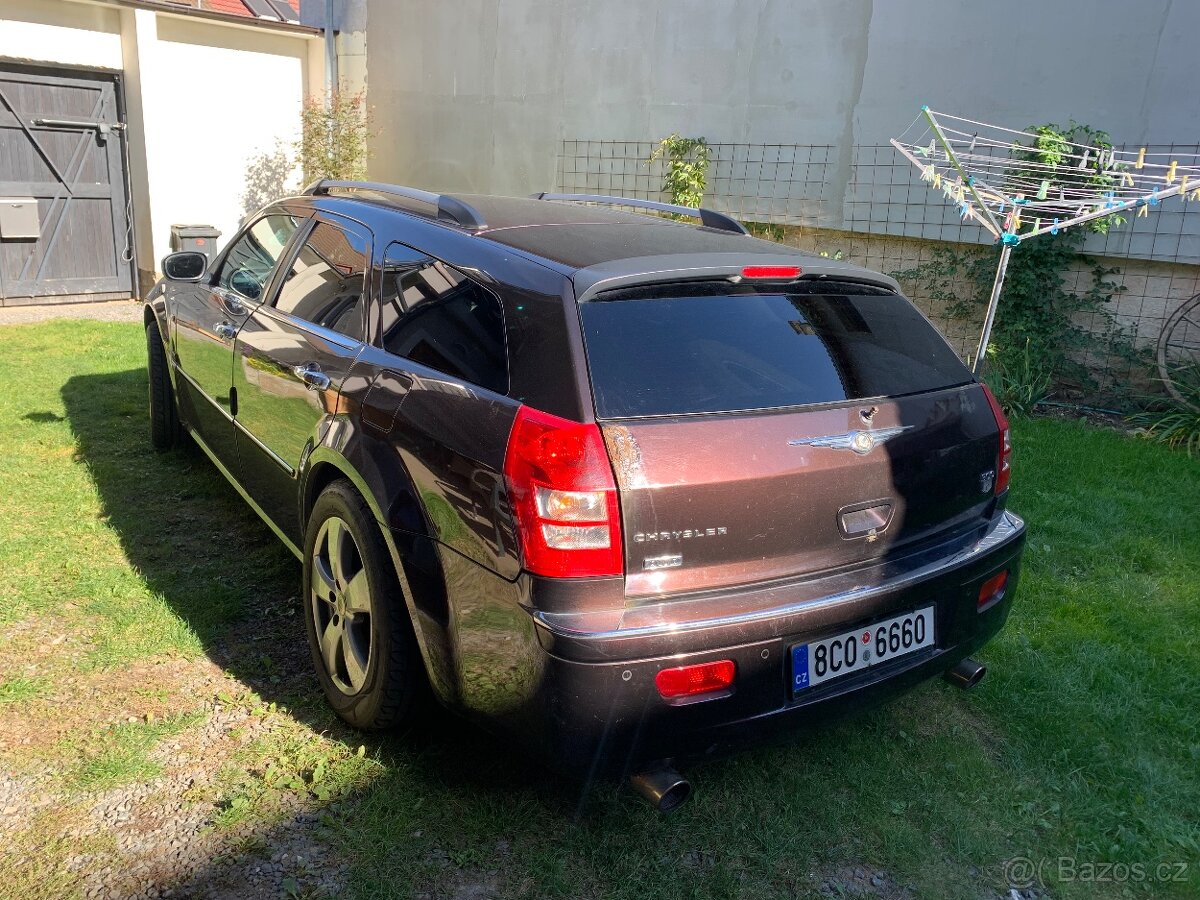 Chrysler 300C Touring AWD, 5,7 HEMI-LPG, tažné - 5