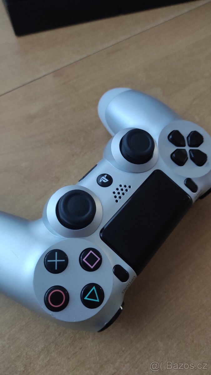 PlayStation 4 (PS4) - 5