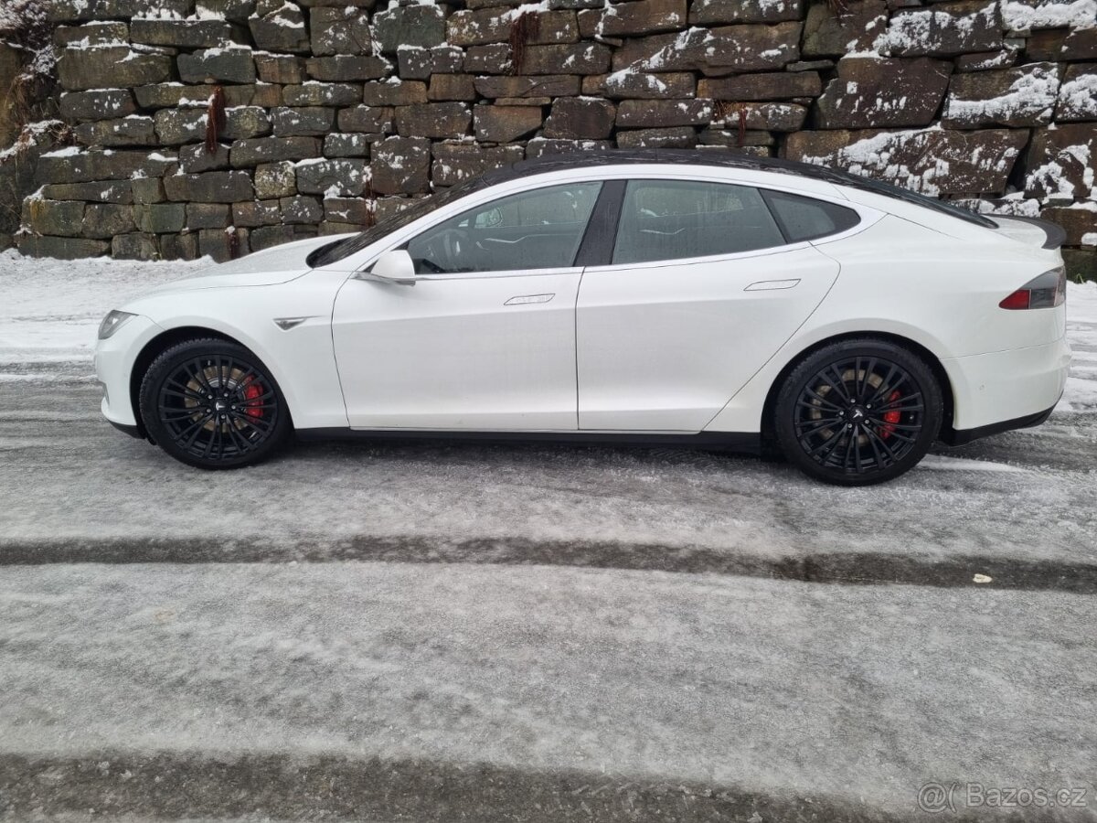 Tesla S Performance - 5