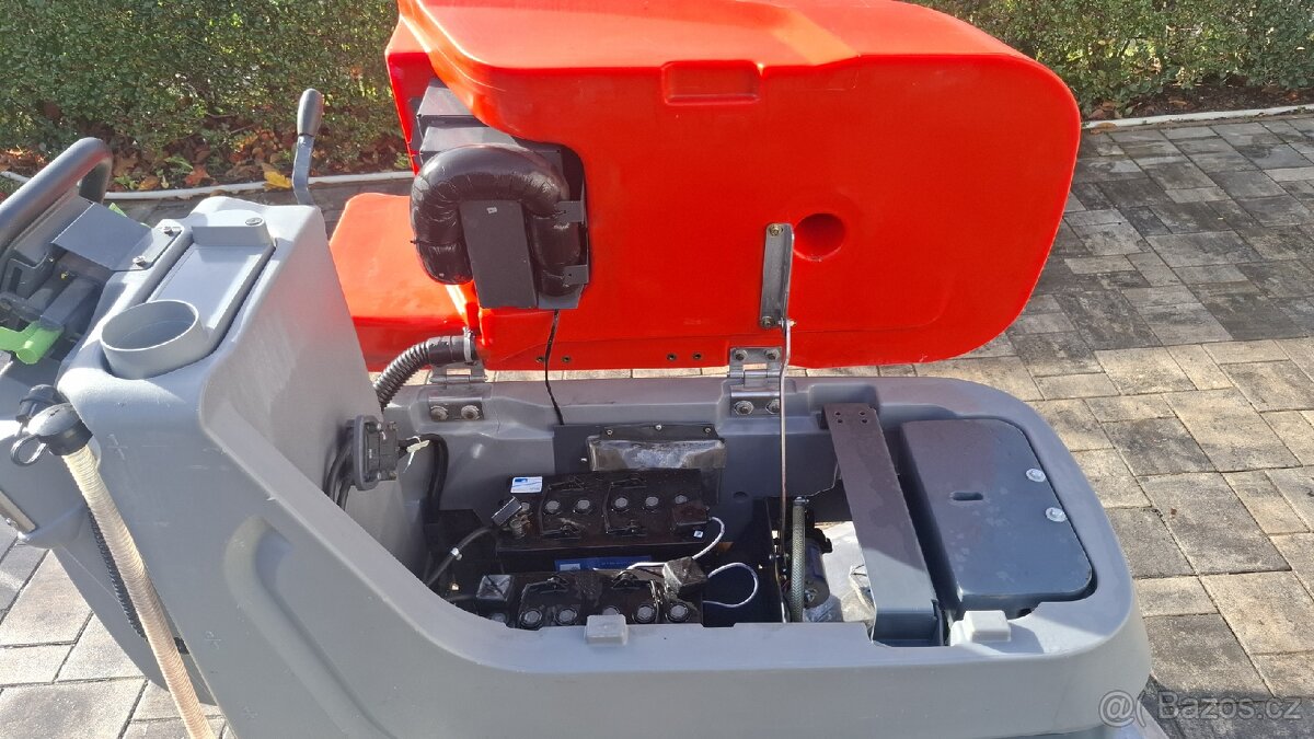 Podlahový mycí stroj Hako B90 - 5