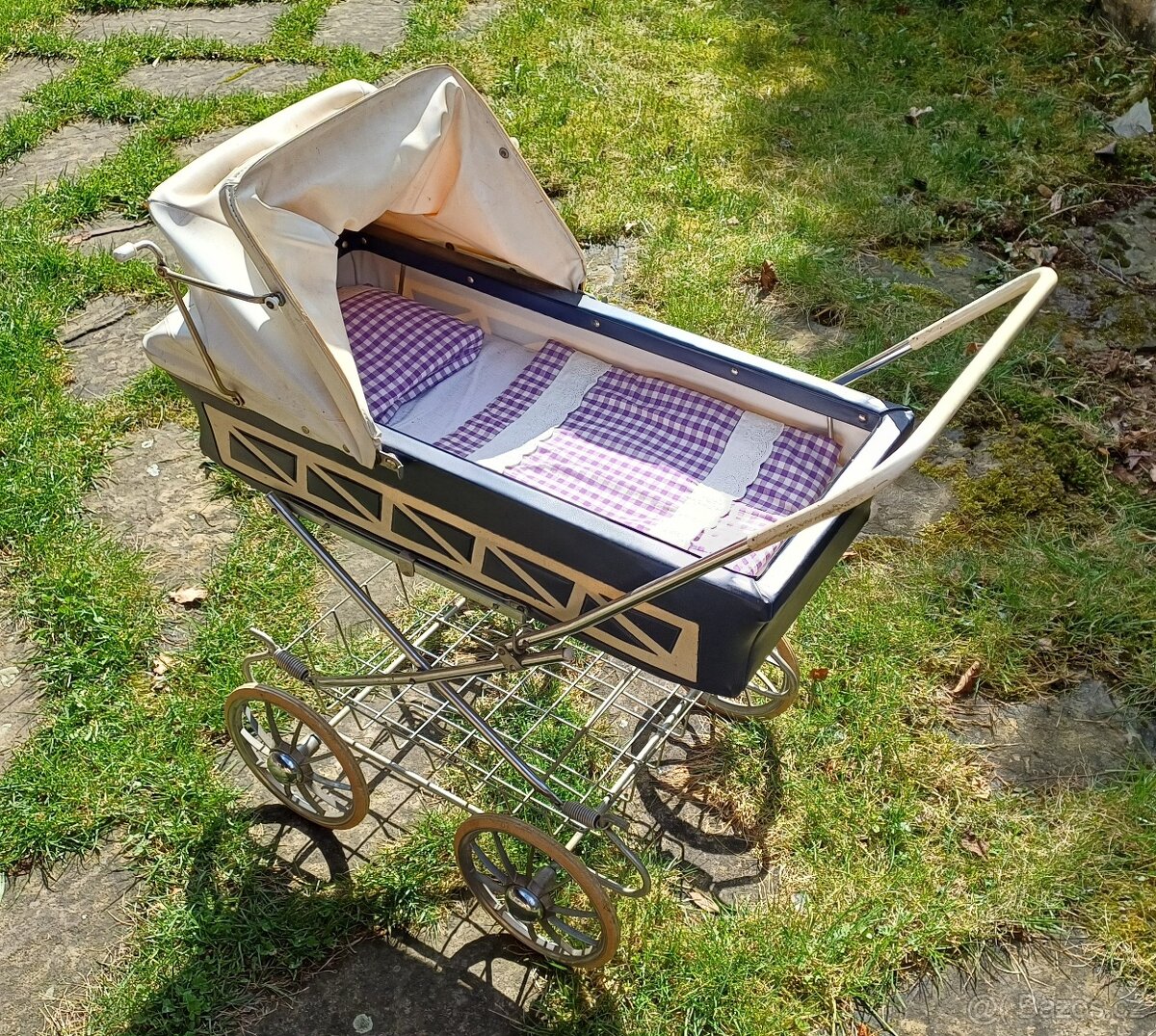 Pěkný kočárek na panenky - 5