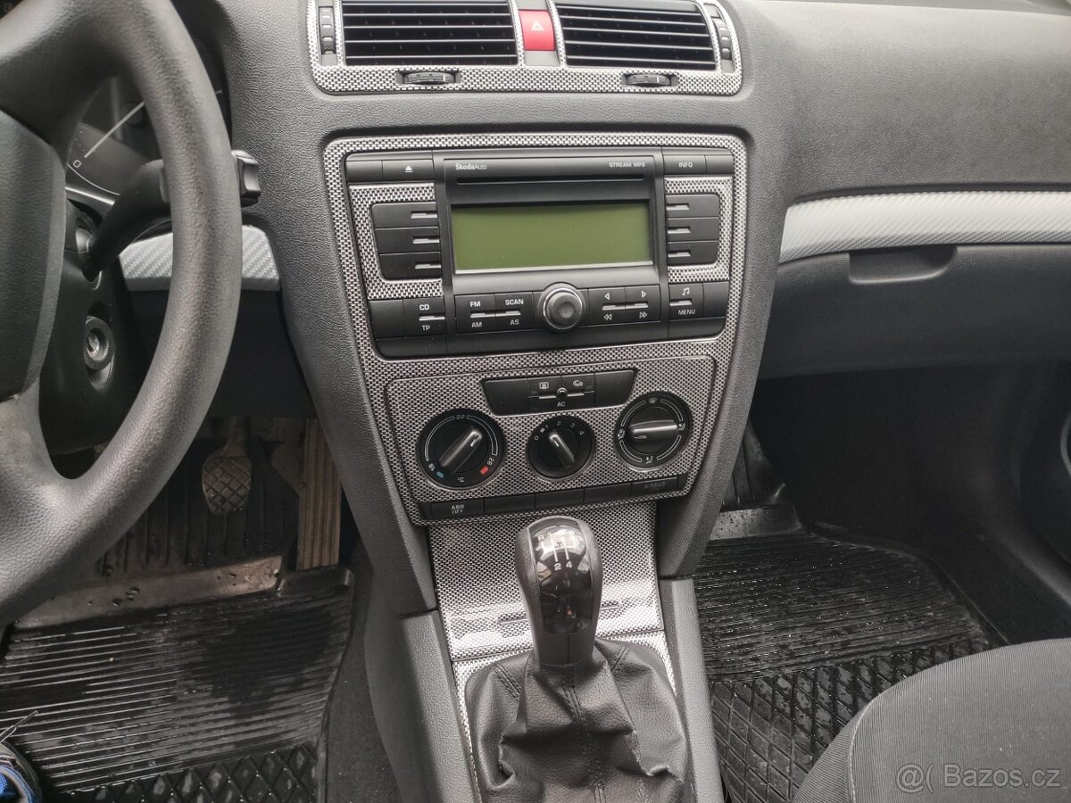 Škoda Octavia II na díly/opravu - 5
