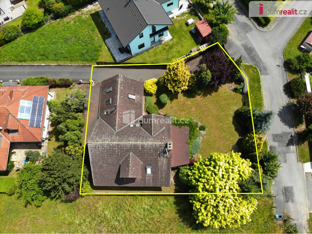 Prodej rodinného domu 6+1, 248 m2 + 63 m2 půda, pozemek 766 - 5