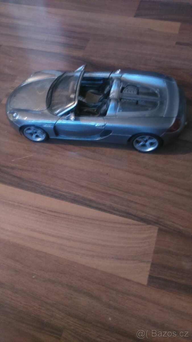 Model Porsche Carrera GT – sběratelský kousek v top stavu - 5