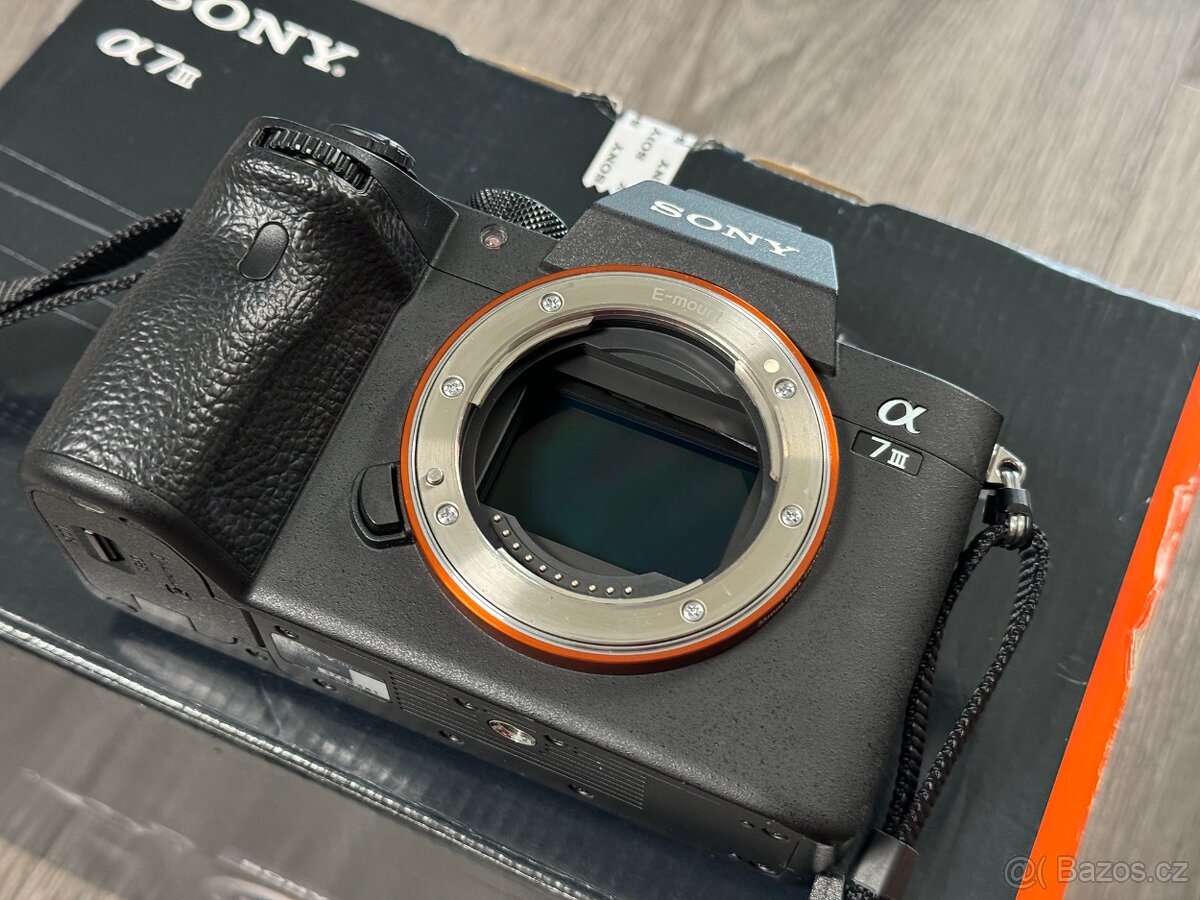 Sony A7III s příslušenstvím - jako nový - 5