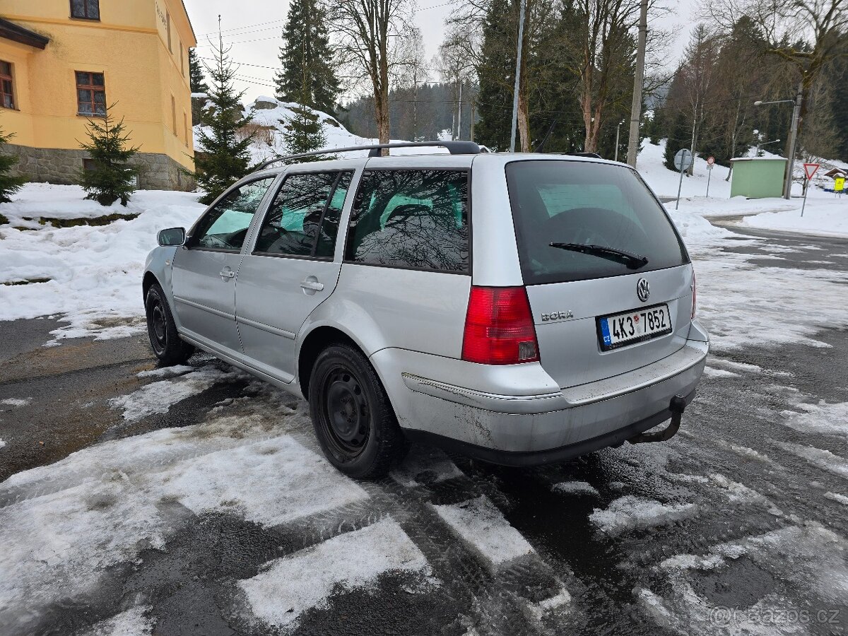 Volkswagen Bora 1.6 77kW - 5