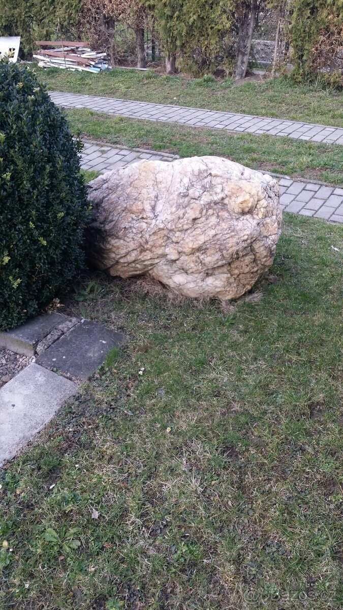 OKRASNÝ SOLITÉR - 5